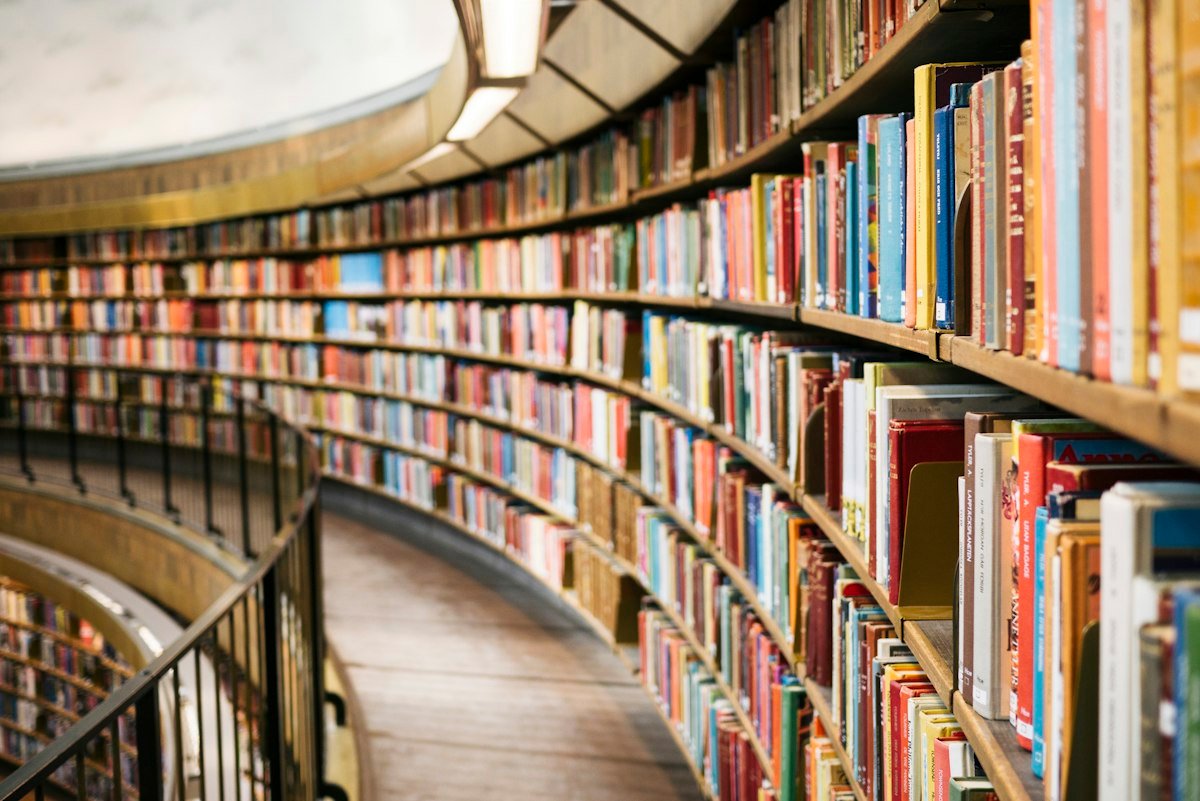 Translation jobs online - reading books and language study materials
